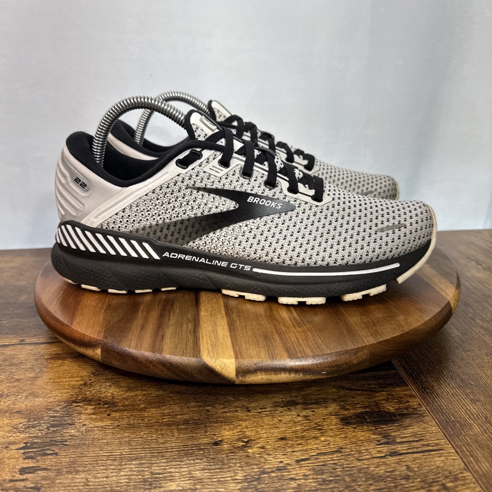 Brooks Adrenaline GTS 22 Running Shoes Womens sz 9.5 Oreo Black White Trainers