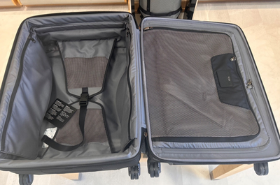 NEW Tumi ALPHA 26” SHORT TRIP Expandable 4 Wheel Packing Case
