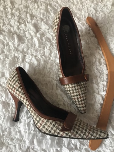 martinez valero Tweed And Leather Stilettos Size 8 (Fits Like A Uk Size 6.5) - 第 1/12 張圖片