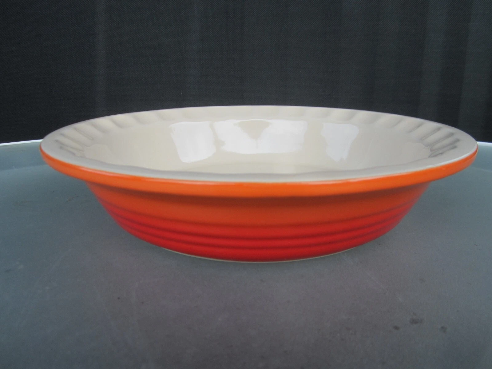 Le Creuset Stoneware Dimpled Edge Round Pie Dish 20-10 Cherise 9"