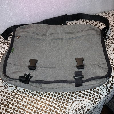 LL Bean Black Crossbody Messenger Bag Organizer Classic Unisex Campus Carryall