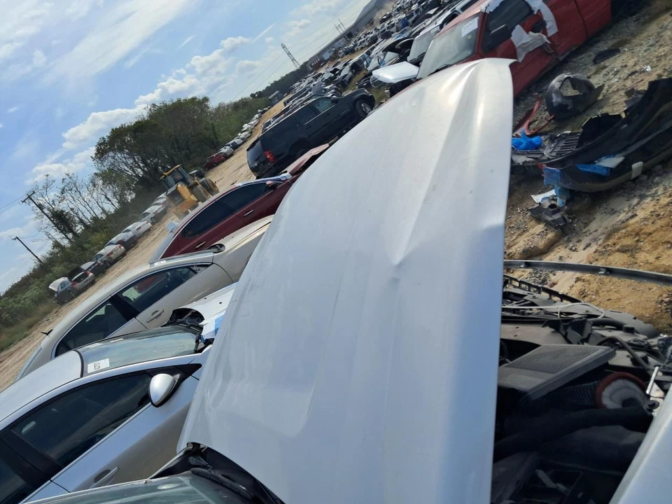 GMC Yukon 2016 ABS montaje de piezas SUV de 4 puertas 6,20 L usado 192 k millas fabricante de equipos originales Foto 2 de 4