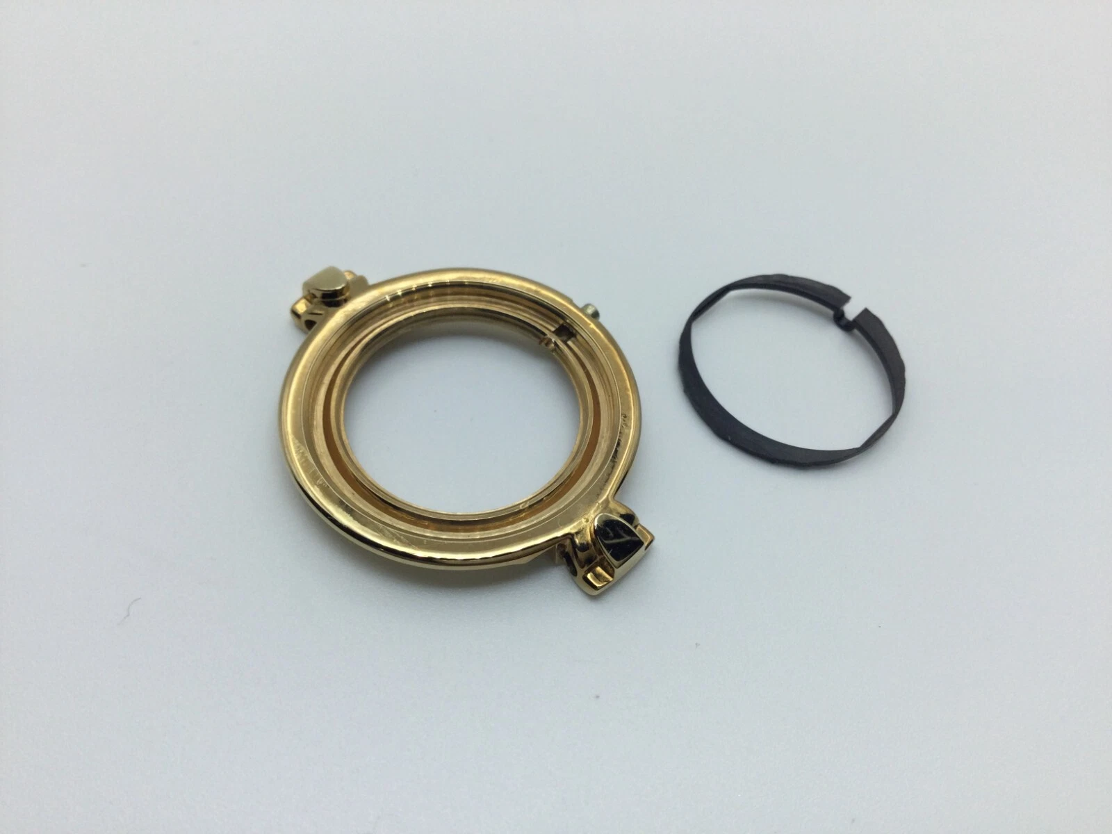 BOITIER DE MONTRE NEUF GUCCI 4500L AVEC SUPPORT DE MOUVEMENT
