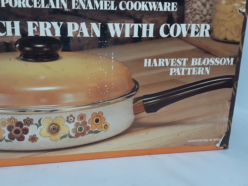 70's Harvest Blossom Porcelain Enamel 8" FRY PAN & Cover, Rare Unopened box - Picture 3 of 12