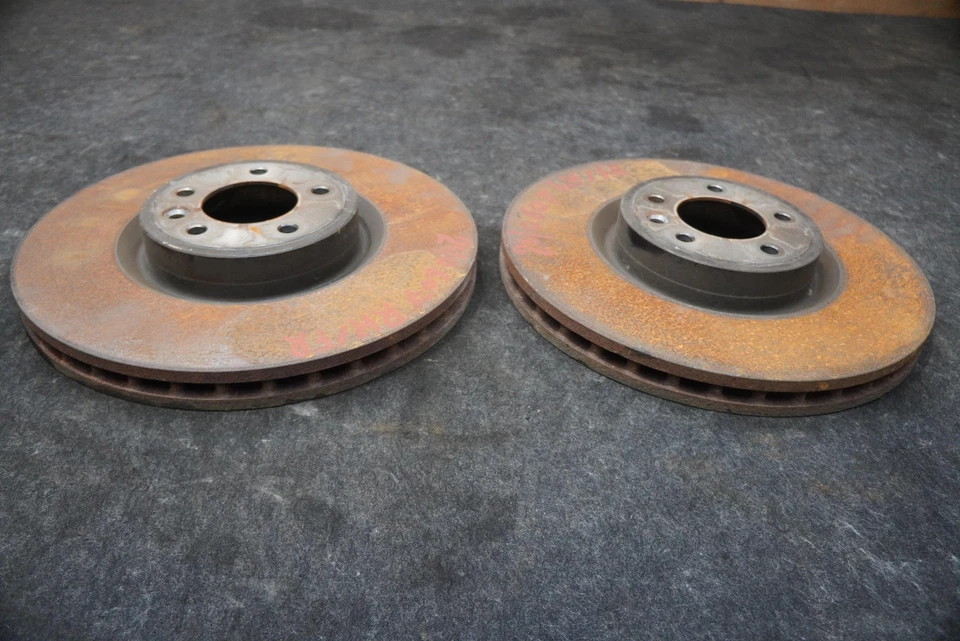 Комплект из 2 передних левых правых дисковых тормозов с ротором LR161894 Land Rover Defender L663 2023 - Изображение 2 из 4