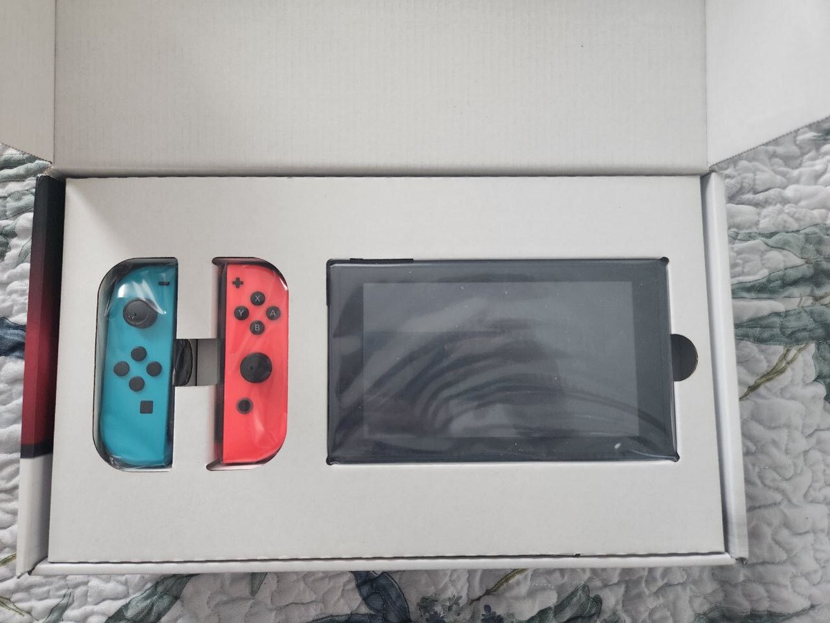 Nintendo Switch 32GB Gray Console with Neon Red and Neon Blue XAW7