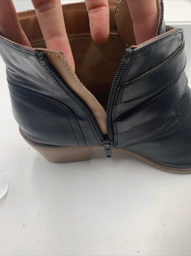 Marks And Spencer Black Leather Block Heel Ankle Boots. Buckles. Zip. Size 8 VGC - Picture 11 of 17