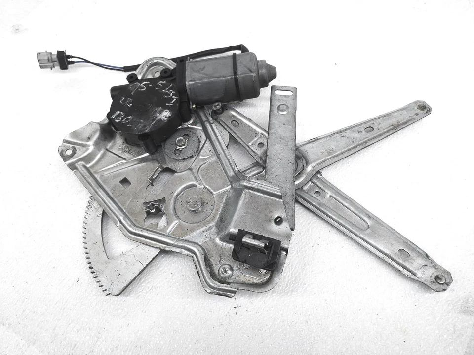 Regulador de potencia y motor puerta del conductor trasero BMW 525I 1989-1995 51-34-1-944-071 Foto 2 de 4