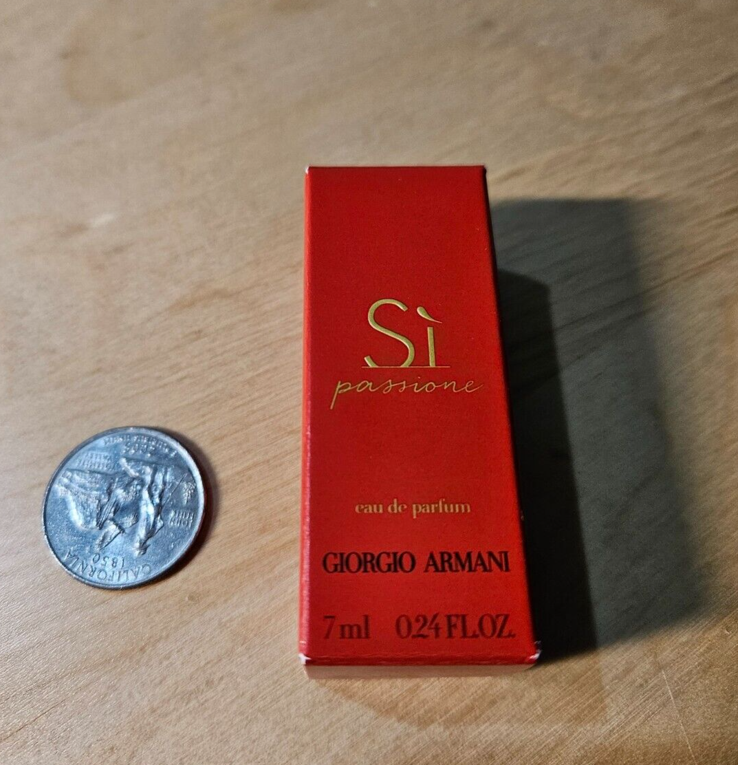 Si Passione by Giorgio Armani Eau de Parfum Women Mini Perfume