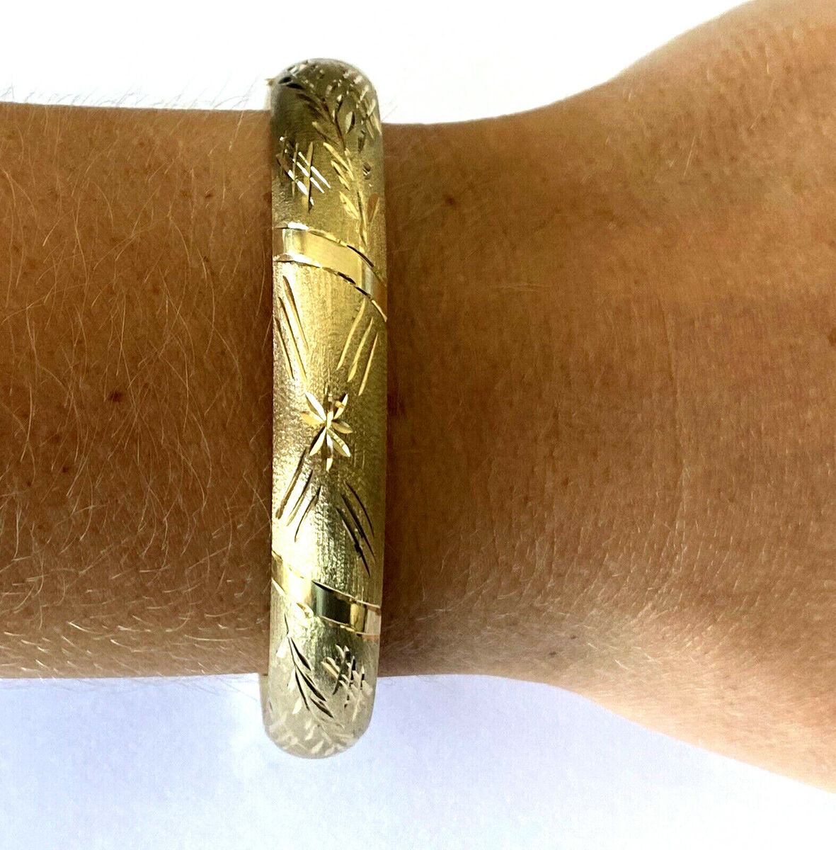 Vintage TWJ 14K Solid Gold Classy Etched Ladies Bracelet