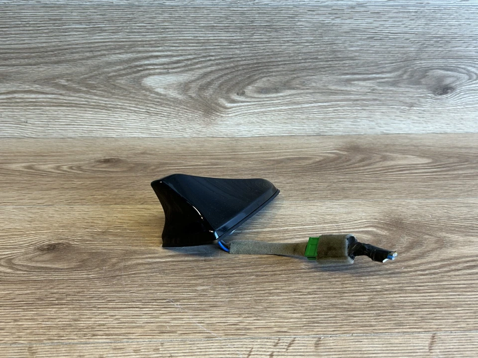 ANTENA TECHO TRASERO HYUNDAI ELANTRA MÓDULO ALETA TIBURÓN NEGRO OEM 2021_2023 Foto 3 de 4