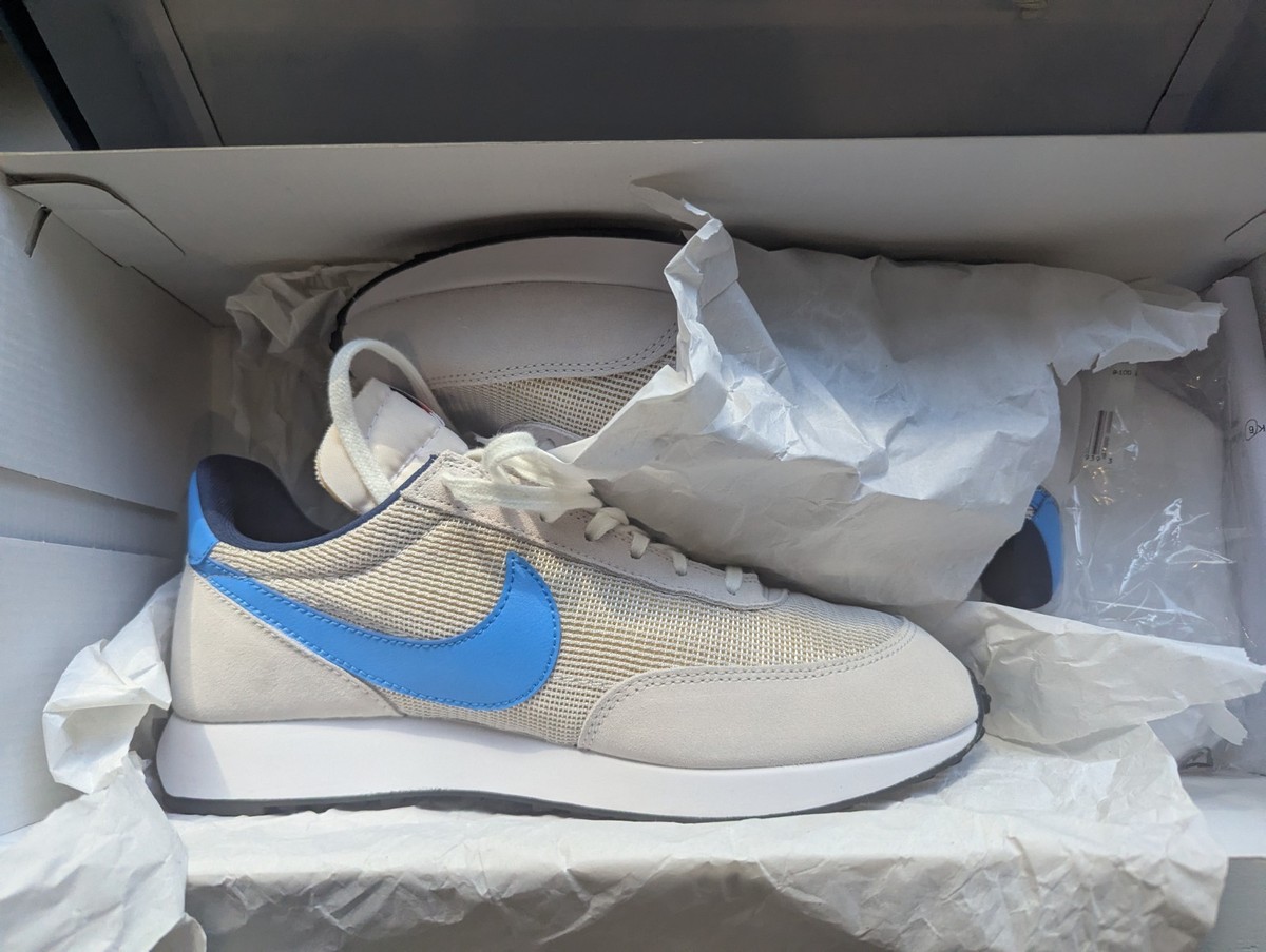 nike tailwind classic