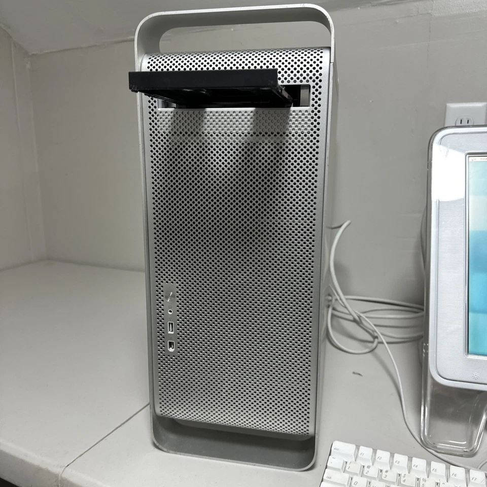 Apple Power Mac G5 1.6GHz - Image 3 of 4