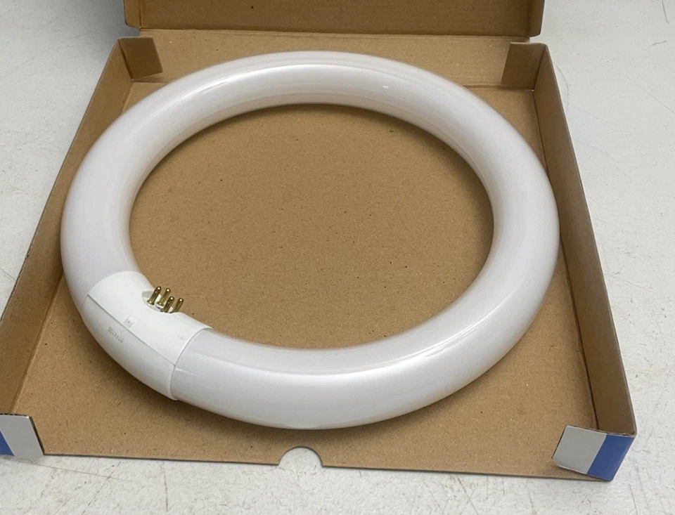 TCP T9 Circline Compact Fluorescent Light Bulb 30W #32030 2000 Lumens 120V  -New - Image 3 of 4