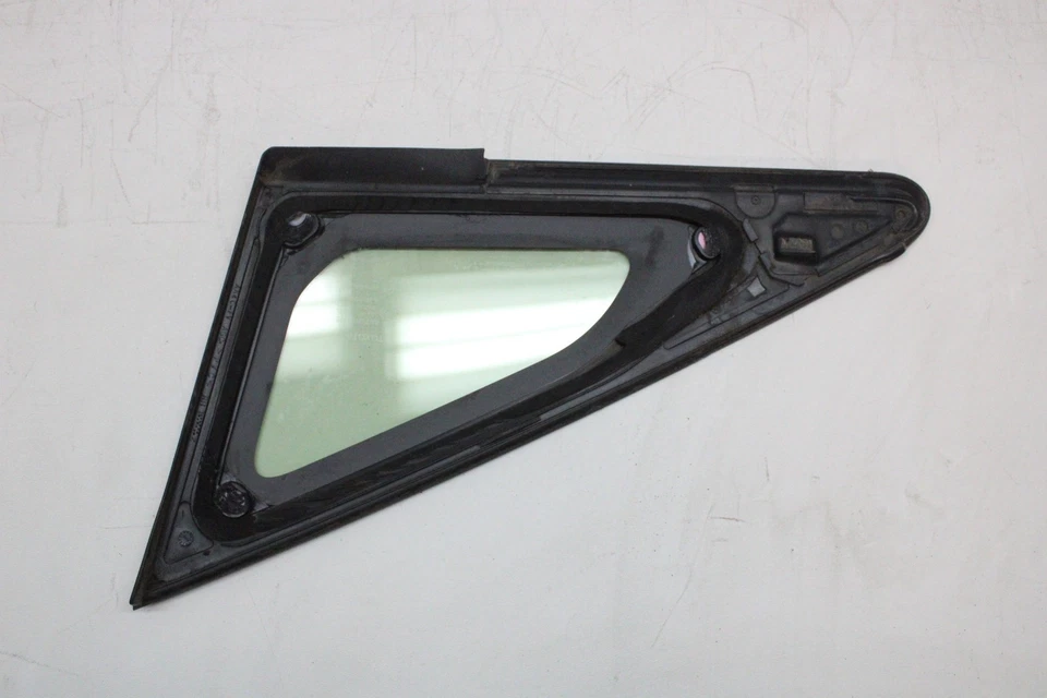 2012 TOYOTA PRIUS V ПЕРЕДНЕЙ ПРАВОЙ ДВЕРИ ВЕНТИЛЯЦИОННОЕ СТЕКЛО OEM 12 13 14 15 16 17 - Изображение 4 из 4