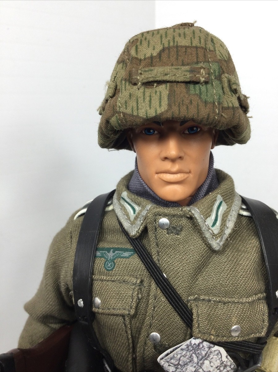 1/6 HASBRO GI JOE WW2 GERMAN WEHRMACHT MP-44 & P-38 NORMANDY