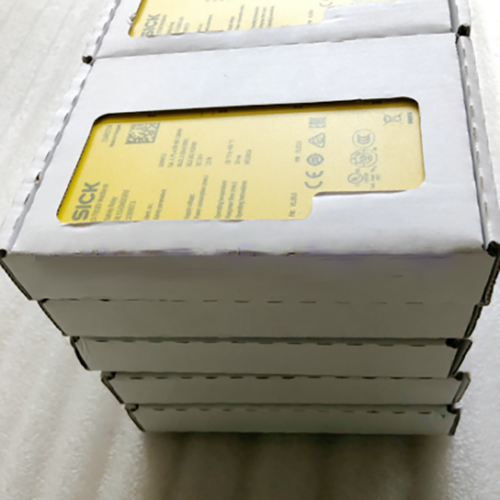 1PC New SICK RLY3-EMSS300 RLY3EMSS300 Safety Relay In Box Expedited Shipping - Picture 2 of 2