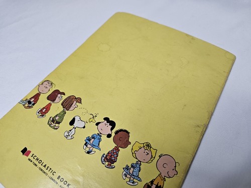 Vintage 1975 A Charlie Brown Thanksgiving by Charles M. Schulz Paperback Book - Picture 5 of 6