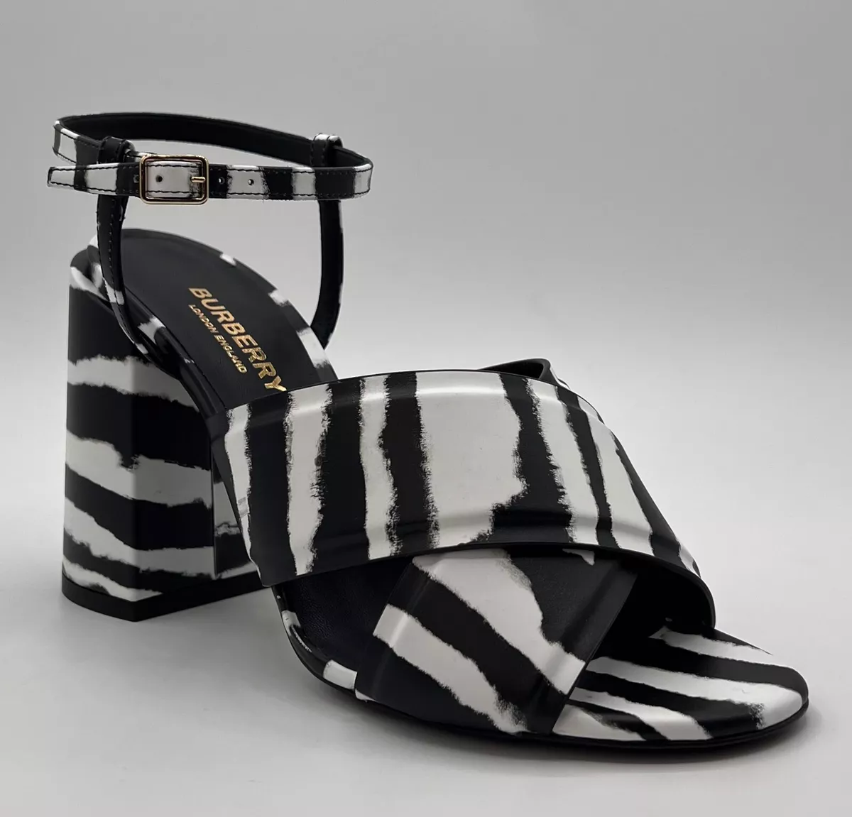 Burberry sandals best sale womens white