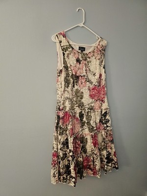 Connected Apparel Floral Dress size 10 length 40 in chest 20 in 