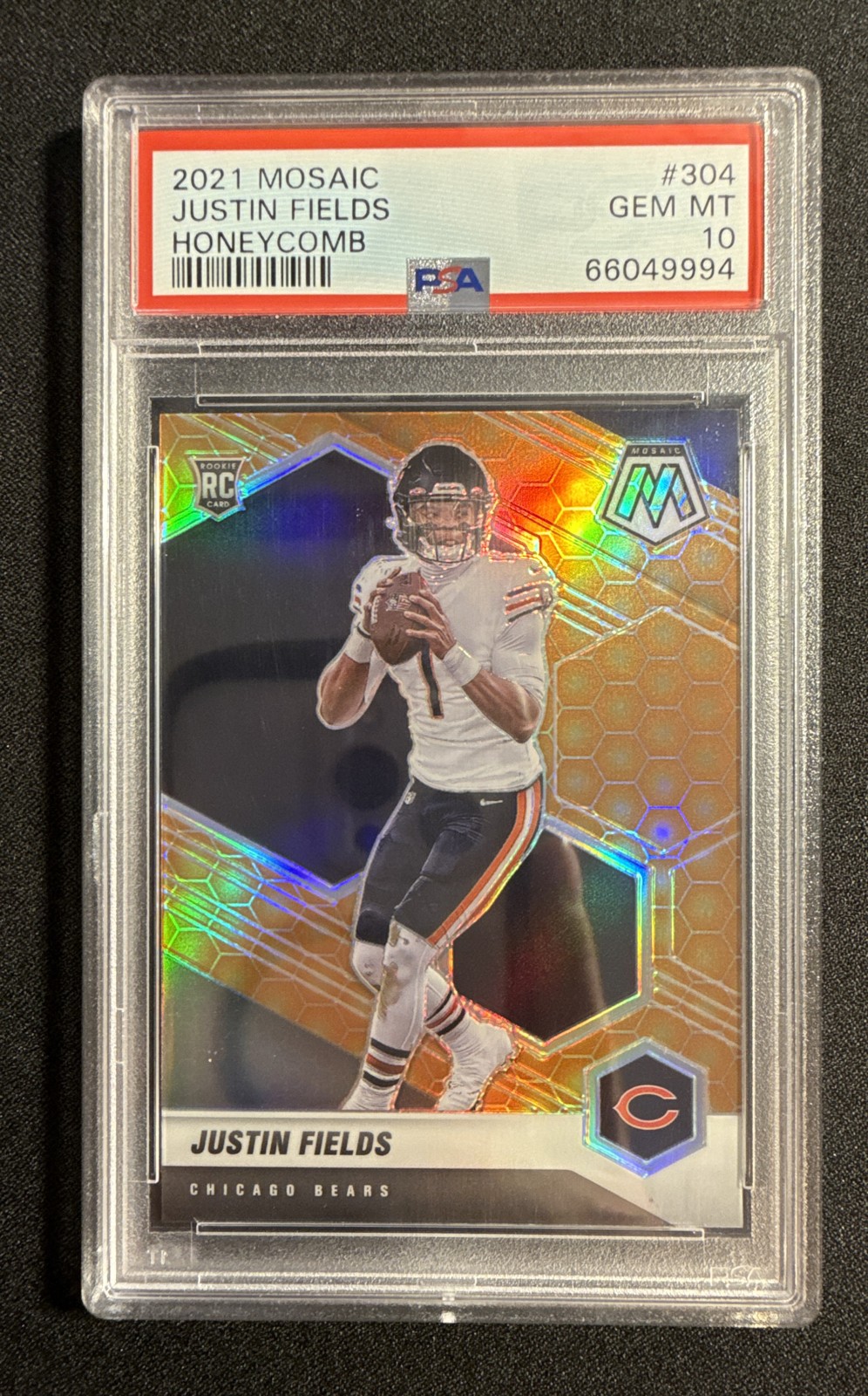 2021 Panini Mosaic - Rookies Justin Fields #304 Honeycomb Prizm (RC)