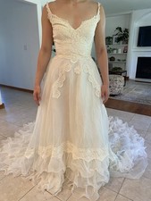 Ivory Pearl Lace Applique Formal Gown Vintage Wedding Dress with Tiered Ruffle