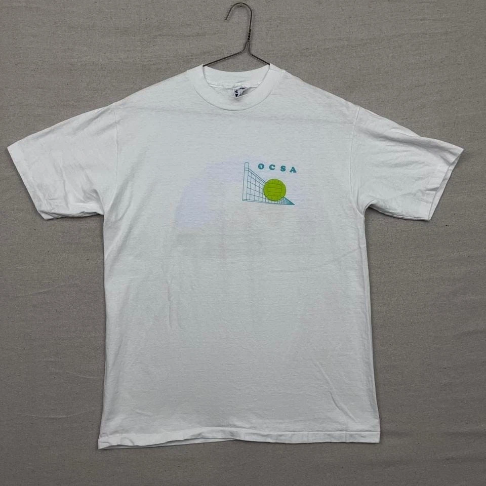 Camiseta Vintage Anos 80 OCSA Praia Vôlei Urso Gráfico Ponto Único Fino - Imagem 3 de 4