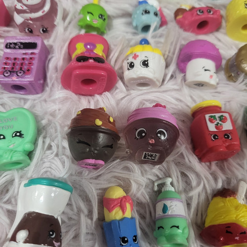 Tienda de comestibles Shopkins Small Mart y bonito refrigerador N Icy lote mixto con accesorios - Imagen 15 de 24