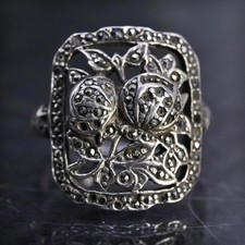 Size 4.75, vintage sterling silver 925 statement flower ring with marcasite