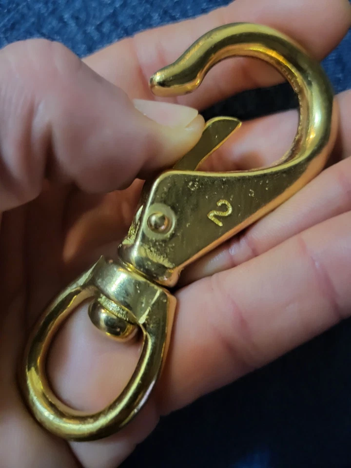 Cierre/gancho abierto ancho de latón de 3 3/4" con ojo giratorio de 3/4. cuerdas de conexión rápida. Foto 4 de 4