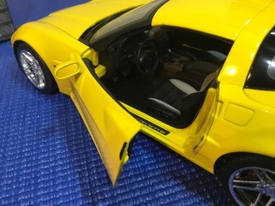1/18 Hot Wheels Corvette C6 Z06 - Yellow | eBay