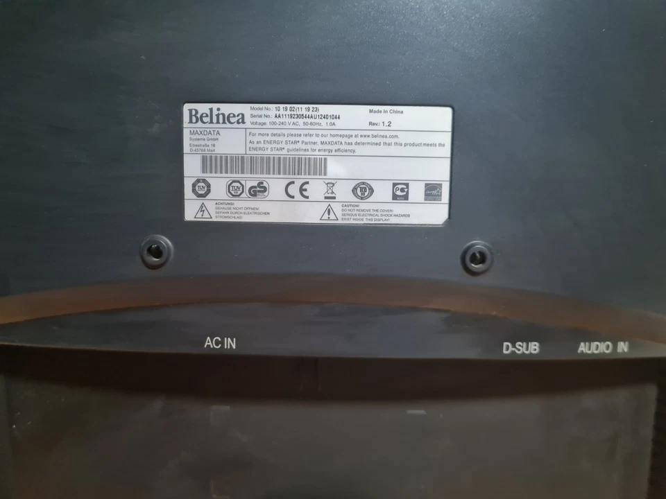 Belinea 10 19 02 19" TFT Monitor mit Lautsprechern, VGA, Audio In - Bild 2 von 4