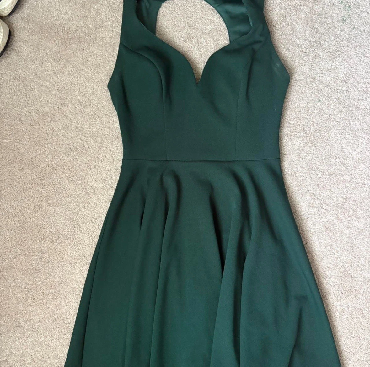 petal and pup emerald green dress Petal and Pup Women's Laurel Velvet Midi Dress main image 1