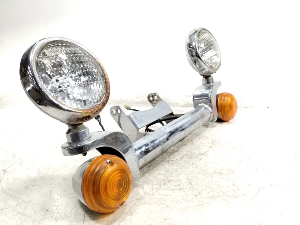 Кронштейн для крепления передних противотуманных фар указателей поворота 2000 00 Victory V92 SC - Изображение 2 из 4