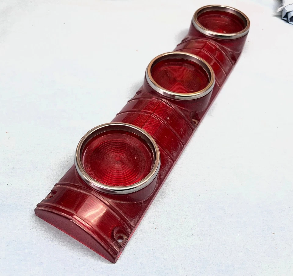 1964 MERCURY COMET CALIENTE CYCLONE LENTE LANTERNA TRASEIRA SAE-TSDB-64CT - Imagem 4 de 4