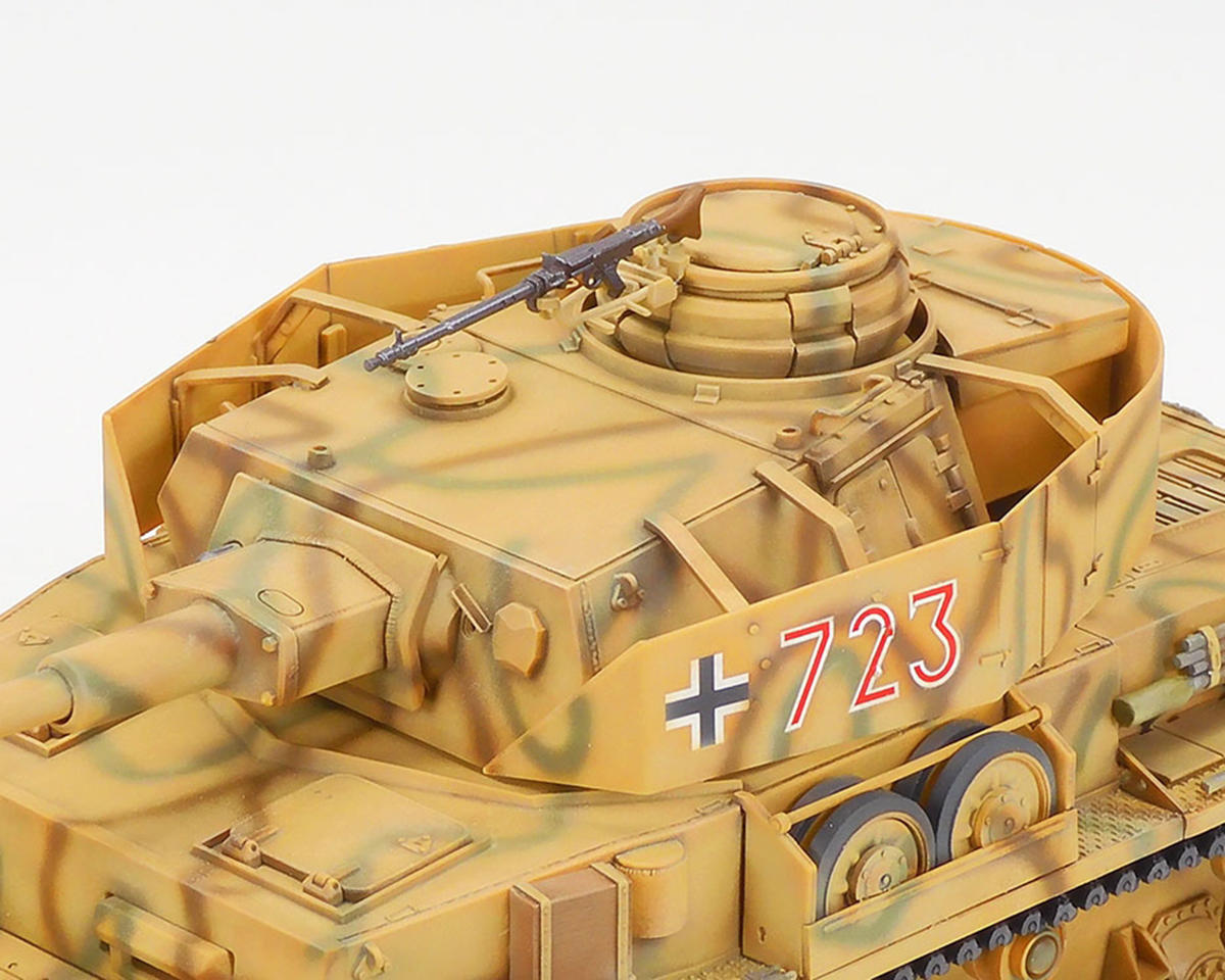 Tamiya 1/35 RC German Panzerkampfwagen IV Ausf.J Tank Model