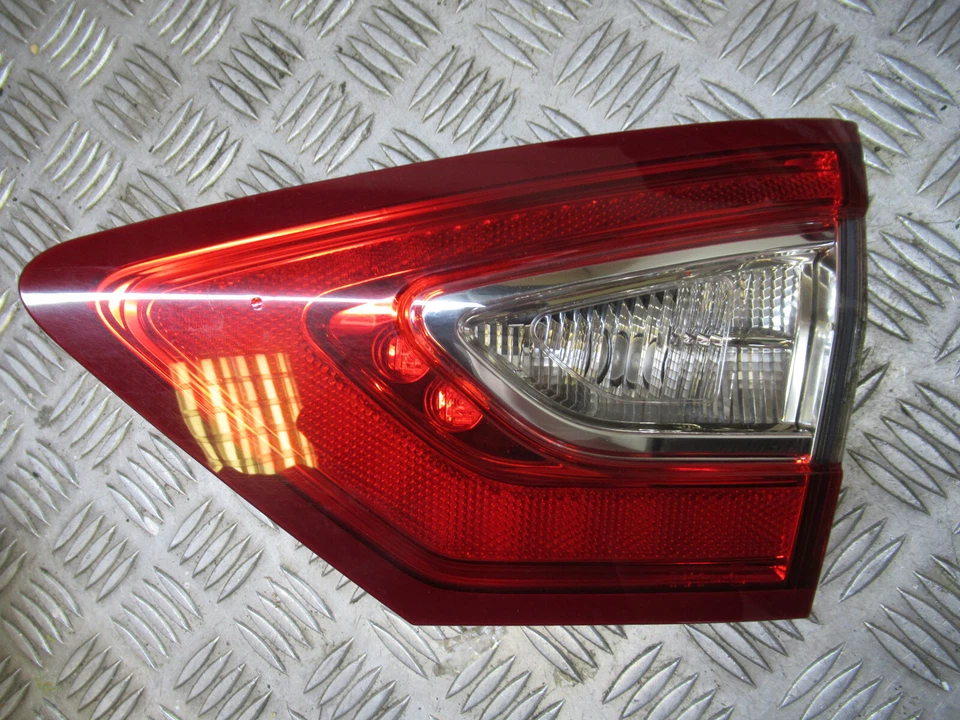 2016 FORD MONDEO TITANIUM MK5 RIGHT BOOT TAILGATE LAMP CD391DLL-RH REF15045 - Image 2 of 4