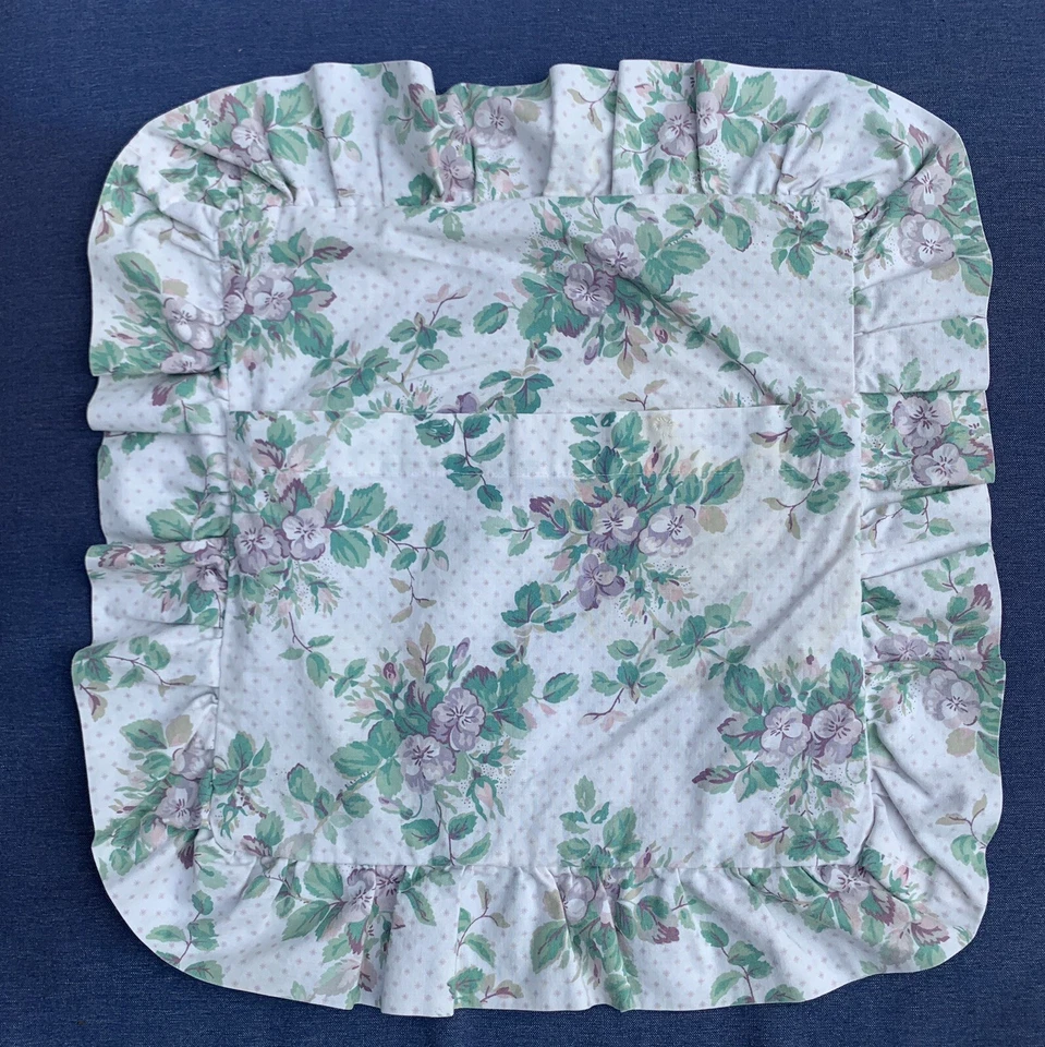 Laura Ashley 薰衣草路易丝花卉枕套褶皱边缘 13x13 小屋 — 第 3/4 张图片