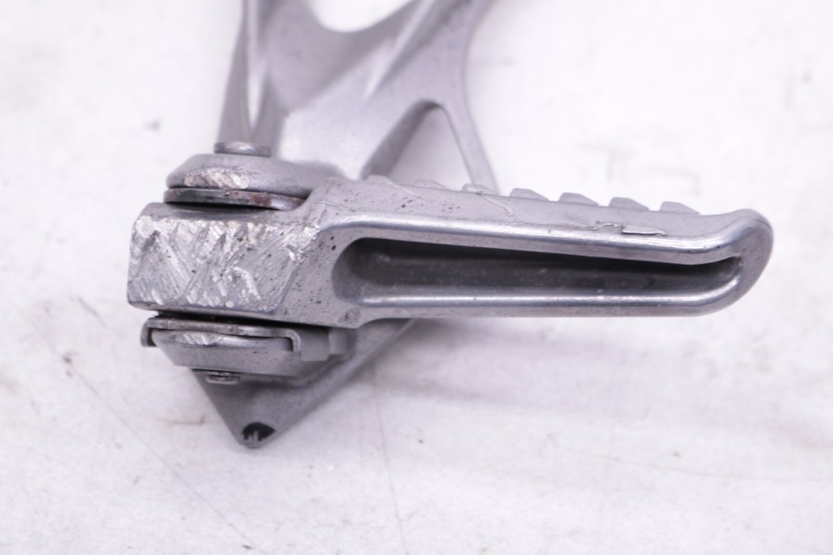 2005 KAWASAKI ZX6R REAR PASSENGER PEGS MOUNT BRACKET ZX636