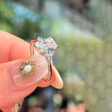 Engagement Ring 18K White Gold IGI 1.50 Ct Lab Grown Radiant Cut Diamond