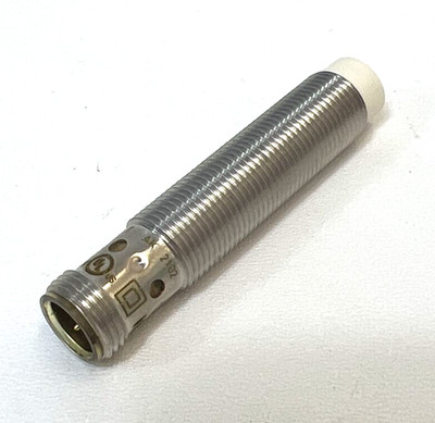 IFM IF5811 induktiver Sensor Näherungssensor inductive Sensor