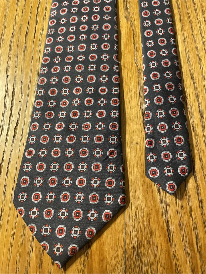 Vintage EUC Leonardo Men’s Satin Poly Foulard Tie Necktie USA - Image 4 of 4