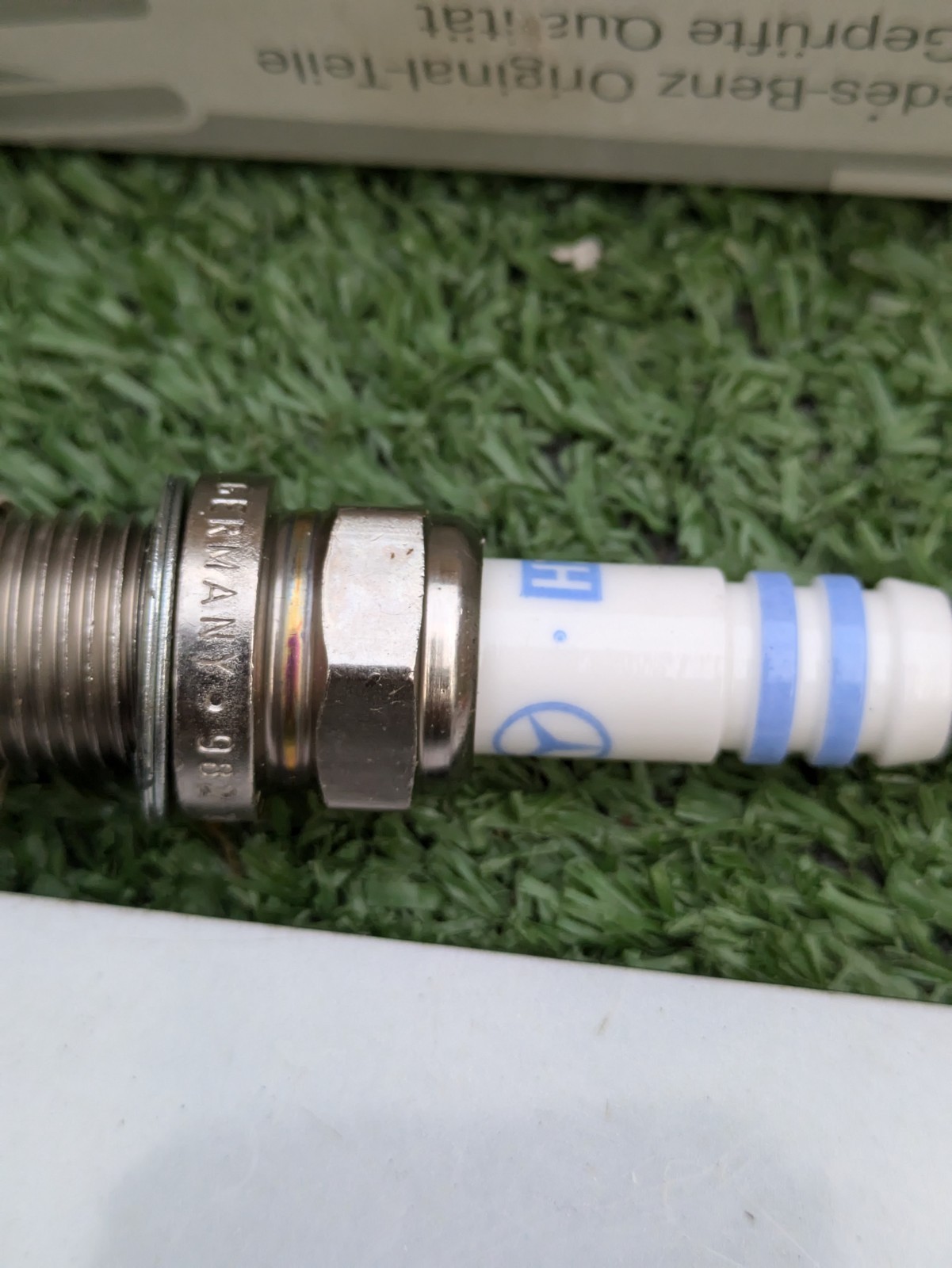 1x New Genuine Original Mercedes Spark Plug A003159780326 Bosch F7KTACR 982 R1