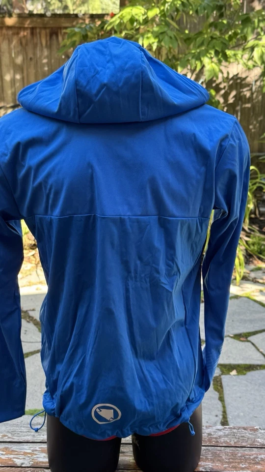 Chaqueta de ciclismo informal Endura Singletrack Softshell para hombre. Azul, mediano. Foto 3 de 4