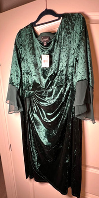 NWT Connected Green Velvet Party Dress Size 18 W Faux Wrap Flattering