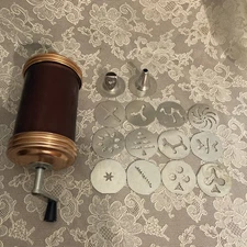 Vintage Mirro Cooky Spritz Cookie Pastry Press 12 Discs 2 Tips Copper Clean!