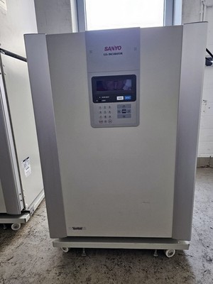 1 x Sanyo Electric Co LTD MCO-19AIC UV 170 Litre CO2 Inkubator