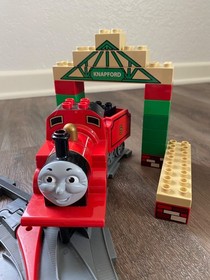 LEGO DUPLO Thomas and Friends~James at Knapford Station #5552~Complete~Retired