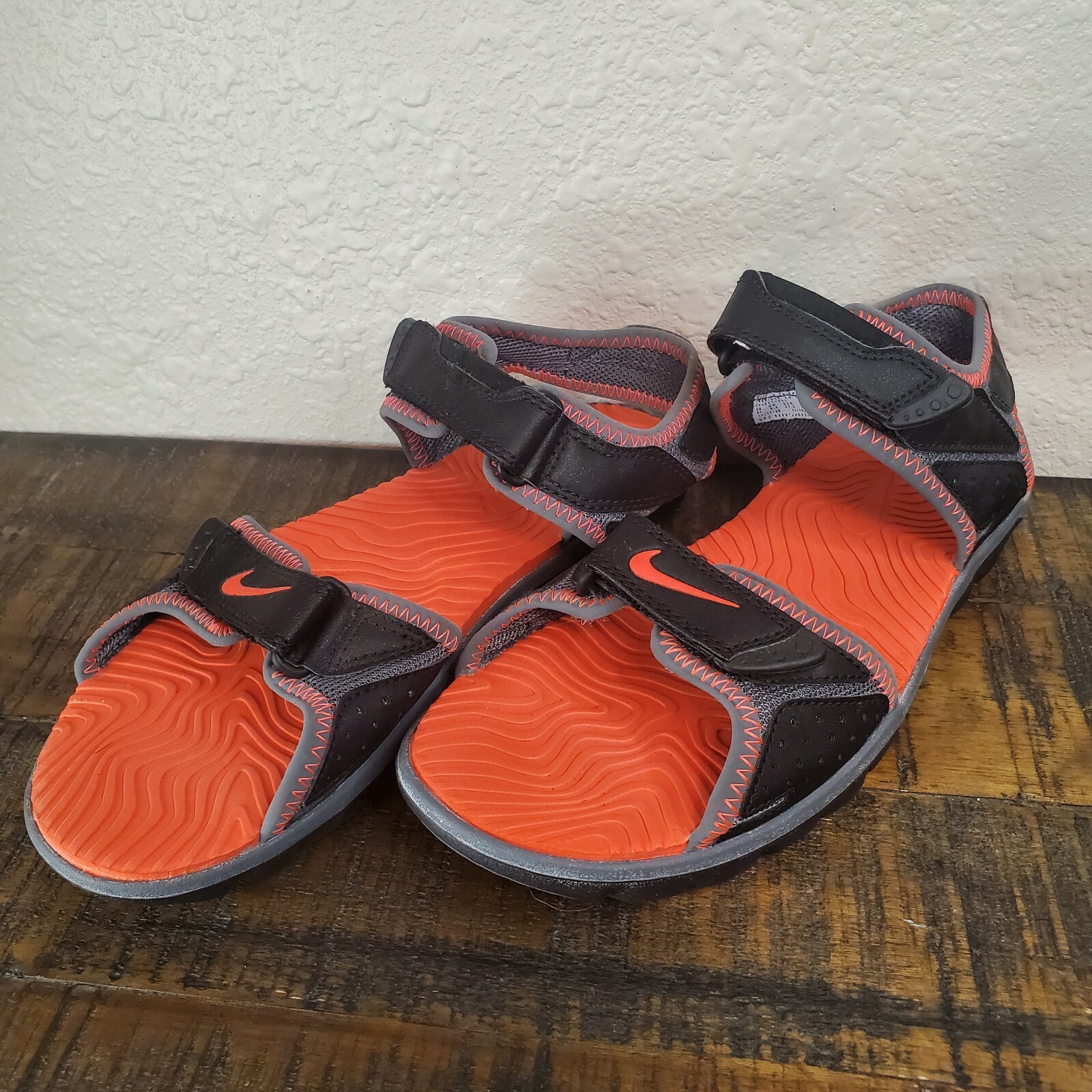 Nike Santiam 5 Sz 5Y Women Sz 7 Orange Black 344631-081 Hiking Sandals  Fishing 91206024273 | eBay