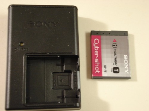 Genuine Sony Camera NP-FT1 Battery BC-CS3 Charger 4 DSC-T1 T3 T5 T9 T10 T11 T33 